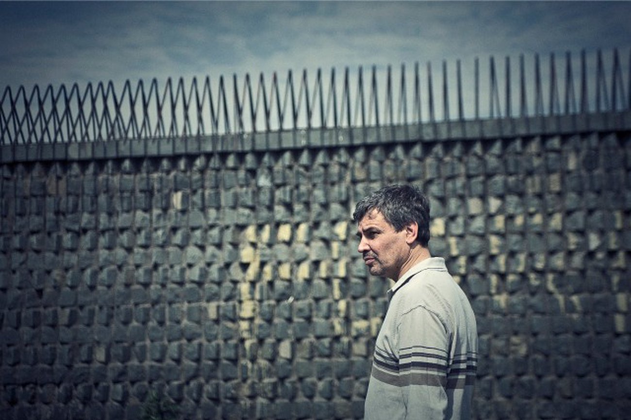 Carne de perro (Fernando Guzzoni, 2013)