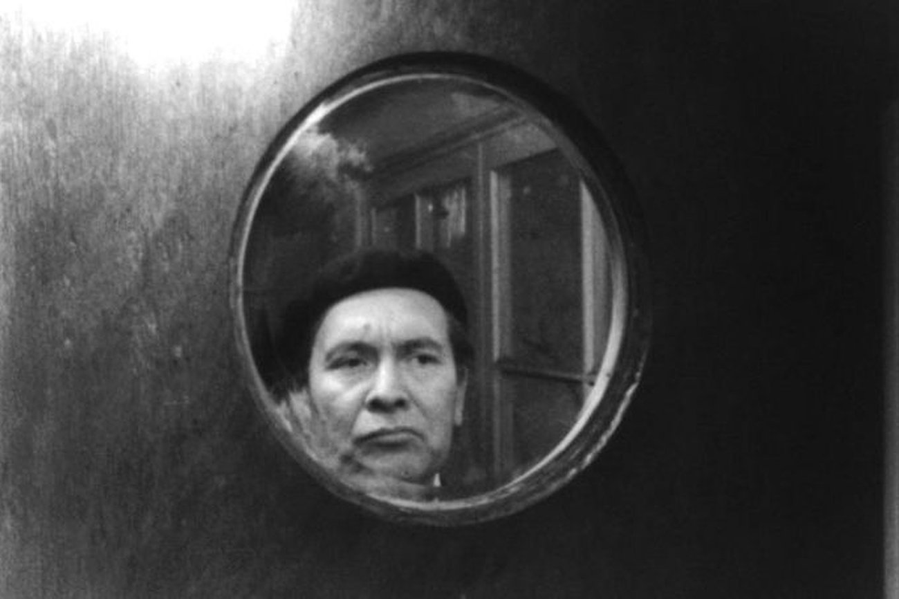 Informe 27° FICValdivia (1): El tango del viudo y su espejo deformante. El hogar de las películas huérfanas de Ruiz