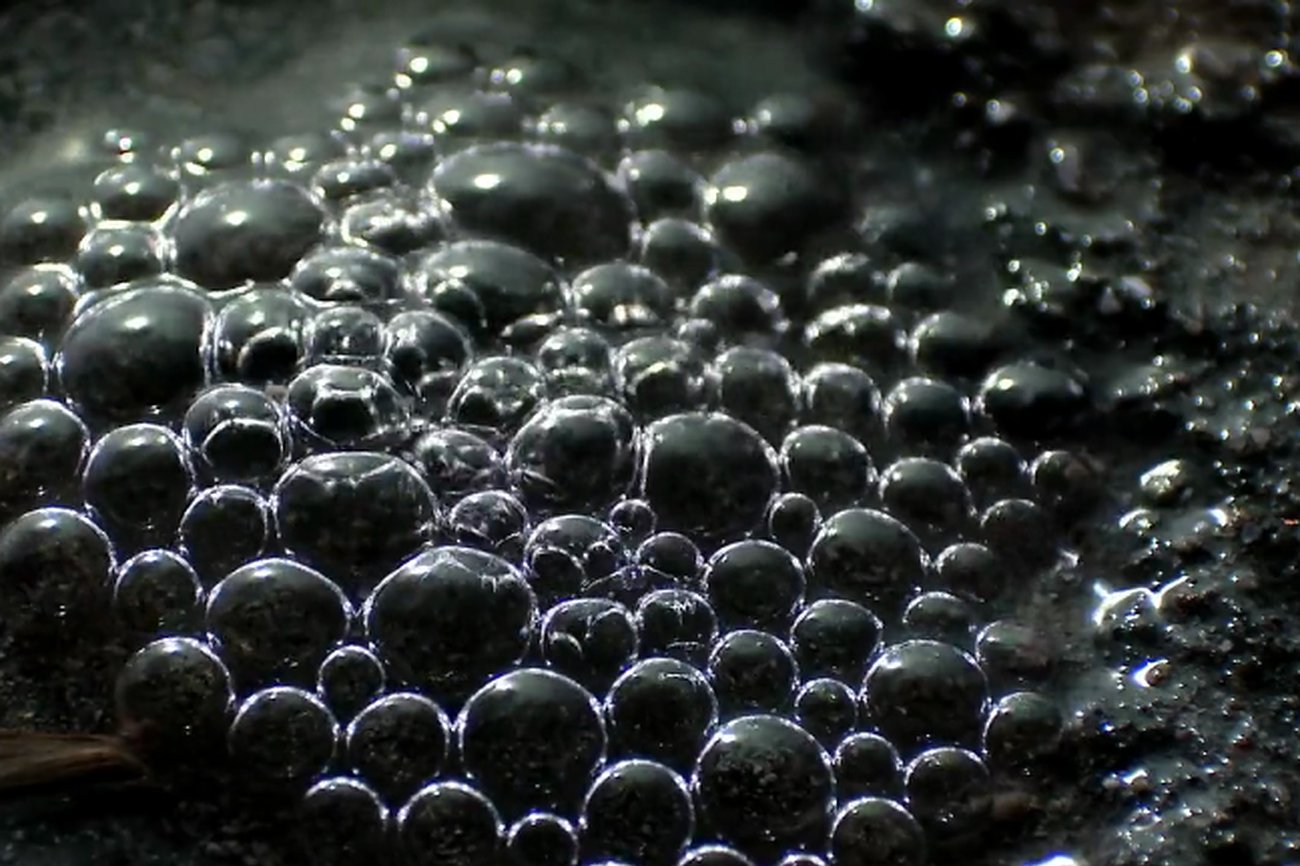Surire (2): Materia y absurdo